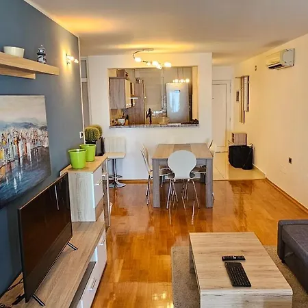 Libron Apartment *